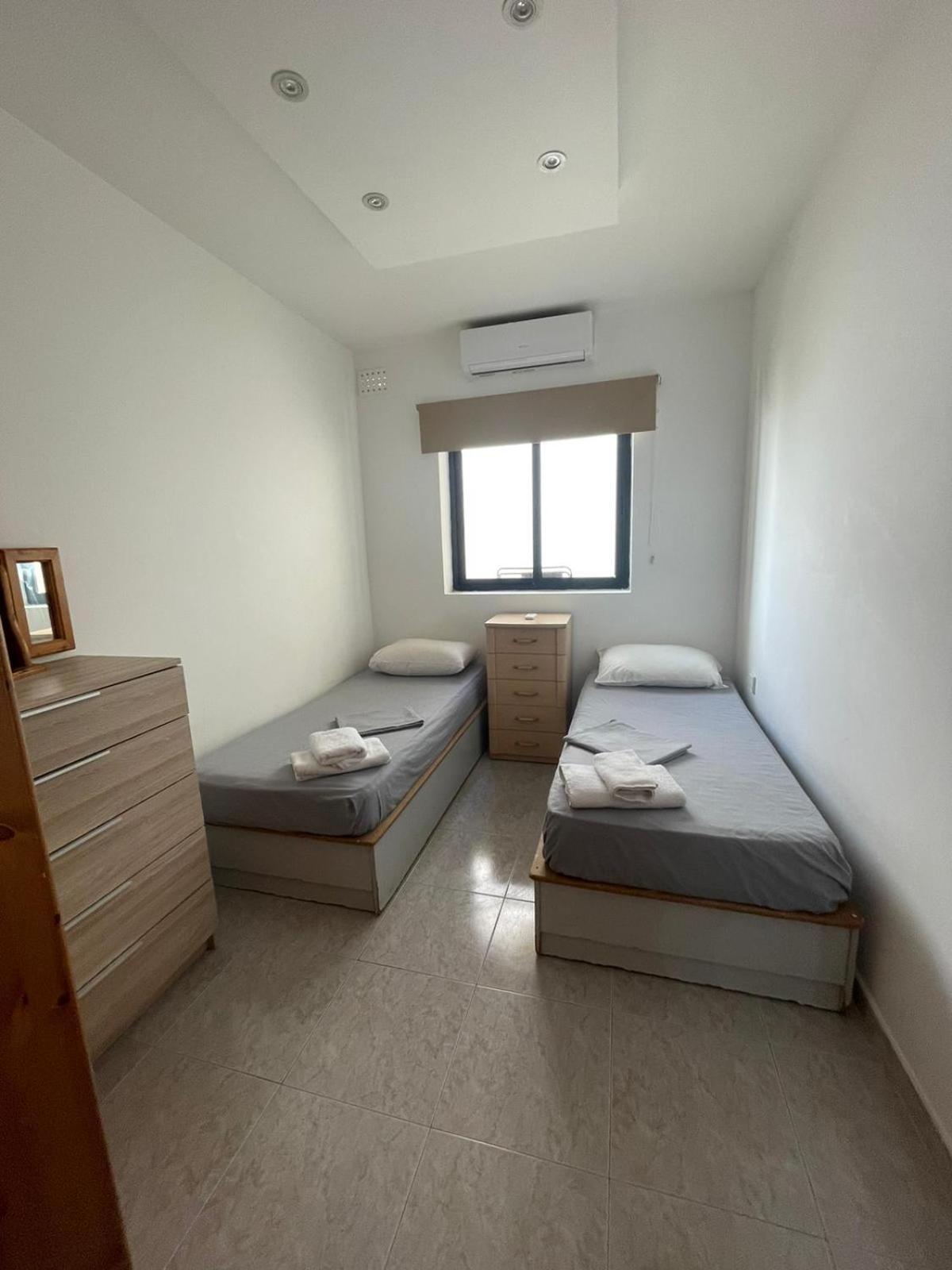 No 6 Poseidon Apartment Сент Джулианс Экстерьер фото